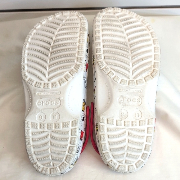 Crocs Classic Peanuts Clog Adult Size M9/W11 EUC - Picture 6 of 7